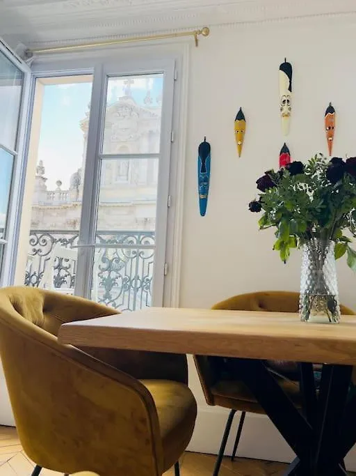 Unique In Paris